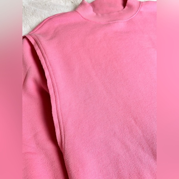 Alo pink sweatshirt, high neck, XSmall, raw seam detail, Cute, Comfy, Cozy, Yoga - Picture 4 of 9